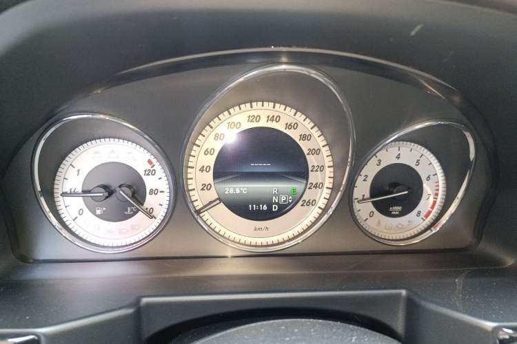 Used Mercedes-Benz GLK-Class 2013 Facelift GLK 300 4MATIC Luxury Edition Instrument Cluster