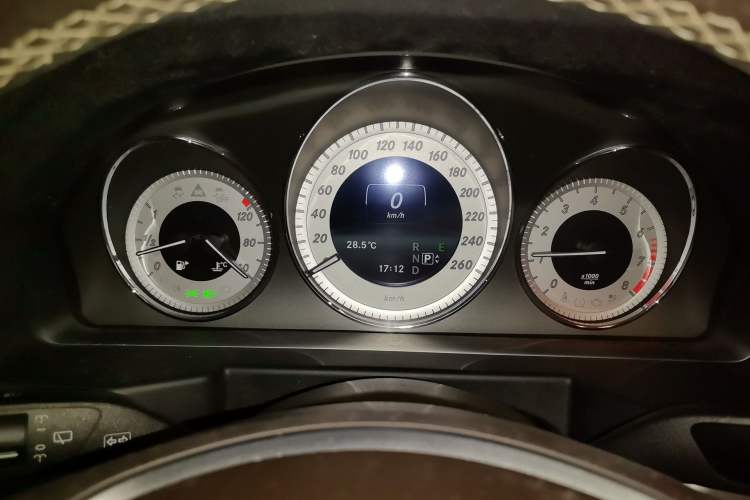 Used Mercedes-Benz GLK-Class 2013 GLK 300 4MATIC Dynamic Sunroof Model Instrument Cluster