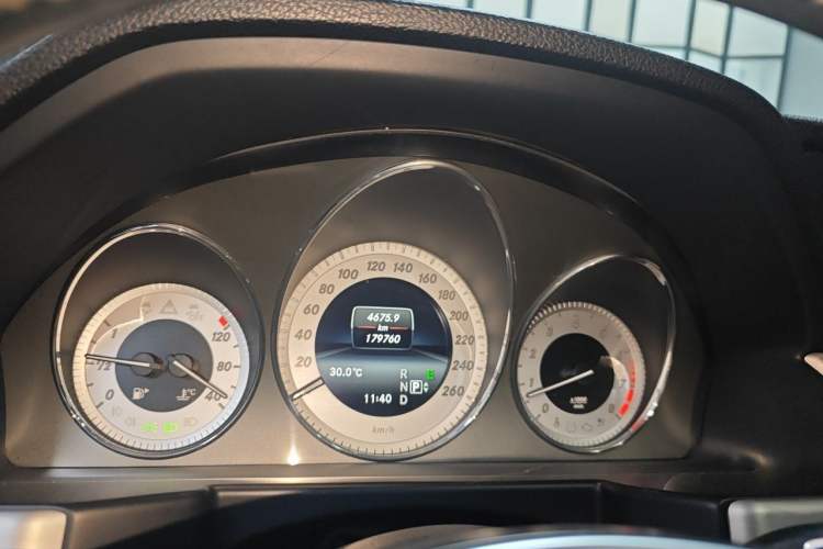 Used Mercedes-Benz GLK-Class 2013 Facelift GLK 300 4MATIC Fashion Edition Instrument Cluster