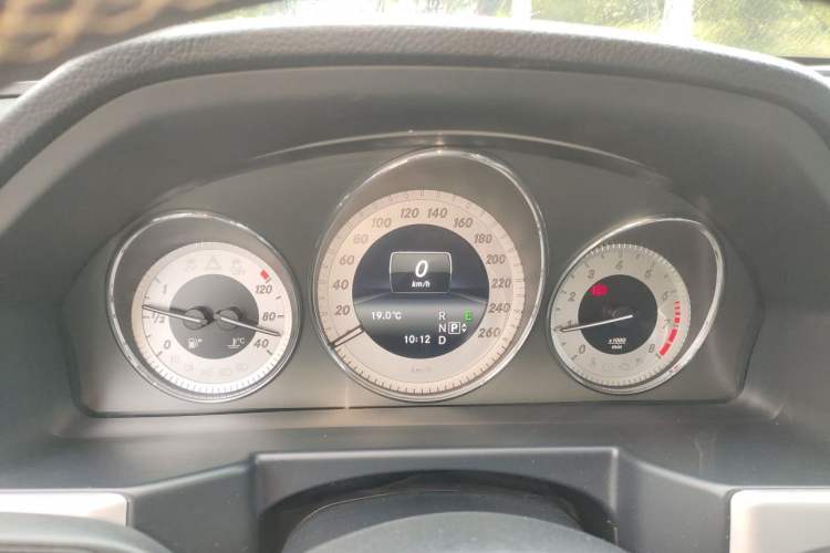 Used Mercedes-Benz GLK-Class 2013 GLK 300 4MATIC Dynamic Sunroof Model Instrument Cluster