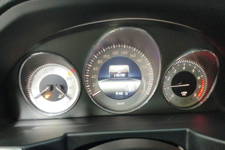 Used Mercedes-Benz GLK-Class 2013 Facelift GLK 300 4MATIC Fashion Edition Instrument Cluster