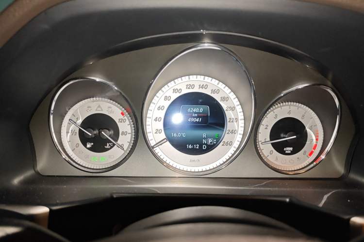 Used Mercedes-Benz GLK-Class 2013 GLK 300 4MATIC Dynamic Sunroof Model Instrument Cluster