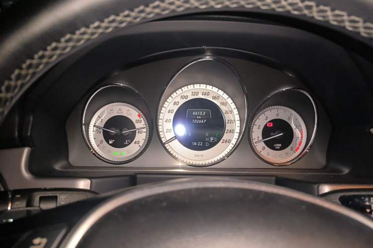 Used Mercedes-Benz GLK-Class 2013 GLK 300 4MATIC Dynamic Sunroof Model Instrument Cluster