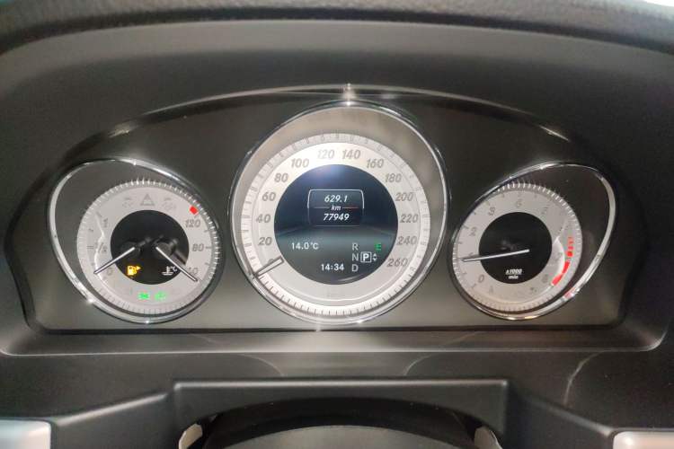 Used Mercedes-Benz GLK-Class 2013 GLK 300 4MATIC Dynamic Sunroof Model Instrument Cluster