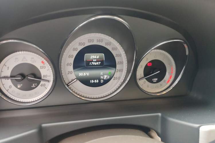 Used Mercedes-Benz GLK-Class 2013 Facelift GLK 300 4MATIC Fashion Edition Instrument Cluster