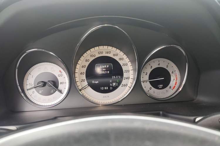 Used Mercedes-Benz GLK-Class 2013 GLK 300 4MATIC Dynamic Sunroof Model Instrument Cluster