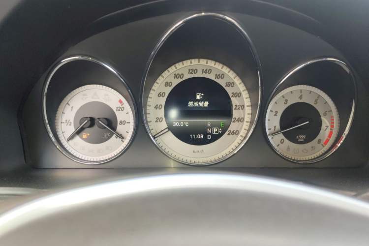 Used Mercedes-Benz GLK-Class 2013 GLK 300 4MATIC Dynamic Sunroof Model Instrument Cluster