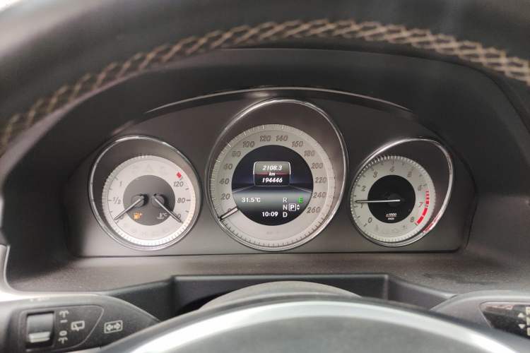 Used Mercedes-Benz GLK-Class 2013 Facelift GLK 300 4MATIC Fashion Edition Instrument Cluster