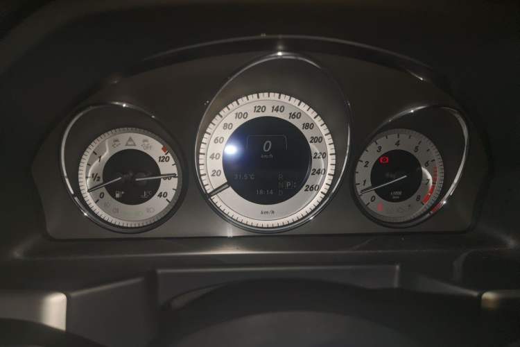 Used Mercedes-Benz GLK-Class 2013 GLK 300 4MATIC Dynamic Sunroof Model Instrument Cluster