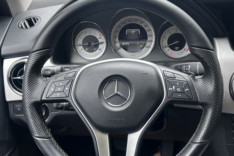 Used Mercedes-Benz GLK-Class 2013 Facelift GLK 300 4MATIC Fashion Edition Interior 1