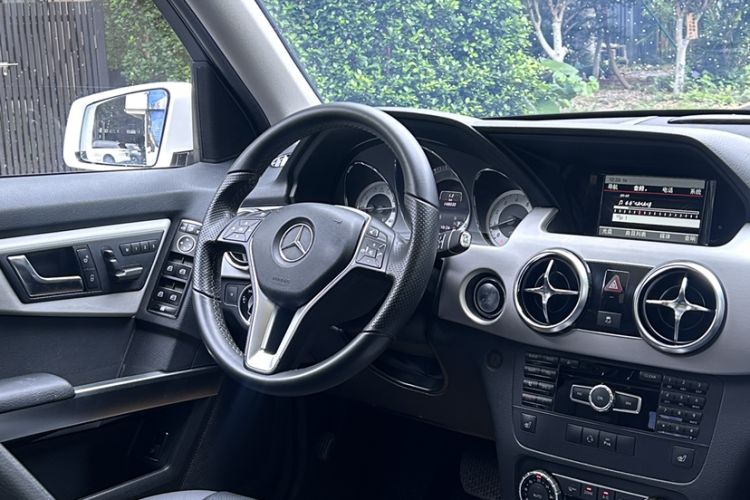 Used Mercedes-Benz GLK-Class 2013 Facelift GLK 300 4MATIC Fashion Edition Interior 5