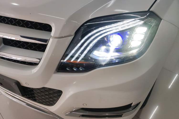 Used Mercedes-Benz GLK-Class 2013 GLK 300 4MATIC Dynamic Sunroof Model Left Front Headlight