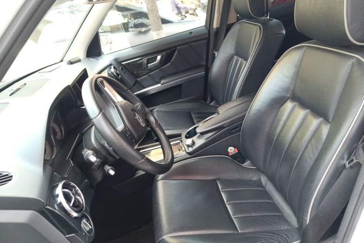 Used Mercedes-Benz GLK-Class 2013 Facelift GLK 300 4MATIC Luxury Edition Left Front Seat