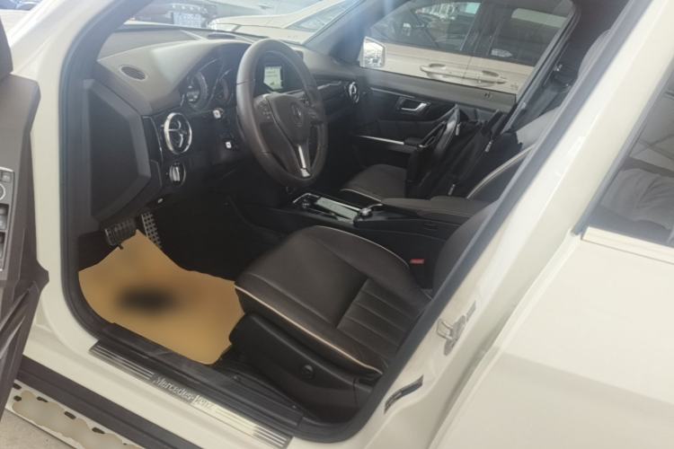 Used Mercedes-Benz GLK-Class 2013 Facelift GLK 300 4MATIC Luxury Edition Left Front Seat