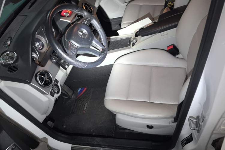 Used Mercedes-Benz GLK-Class 2013 GLK 300 4MATIC Dynamic Edition Left Front Seat