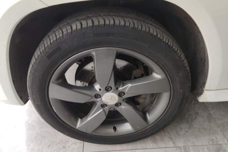 Used Mercedes-Benz GLK-Class 2013 GLK 300 4MATIC Dynamic Sunroof Model Left Front Wheel Hub