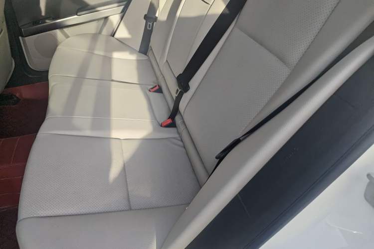Used Mercedes-Benz GLK-Class 2013 GLK 300 4MATIC Dynamic Sunroof Model Left Rear Seat