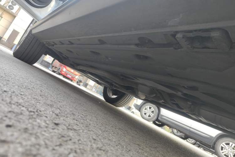 Used Mercedes-Benz GLK-Class 2013 Facelift GLK 300 4MATIC Luxury Edition Left Side Sill