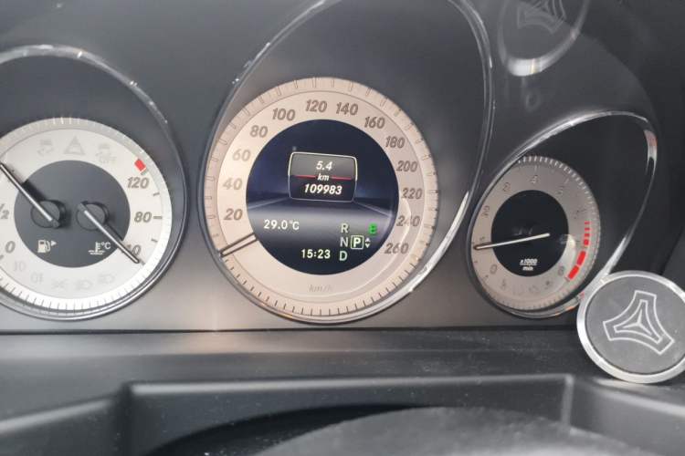 Used Mercedes-Benz GLK-Class 2013 GLK 300 4MATIC Dynamic Sunroof Model Odometer Close Up