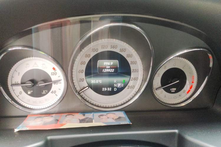 Used Mercedes-Benz GLK-Class 2013 GLK 300 4MATIC Dynamic Sunroof Model Odometer Close Up