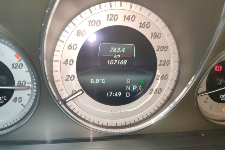 Used Mercedes-Benz GLK-Class 2013 GLK 300 4MATIC Dynamic Sunroof Model Odometer Close Up