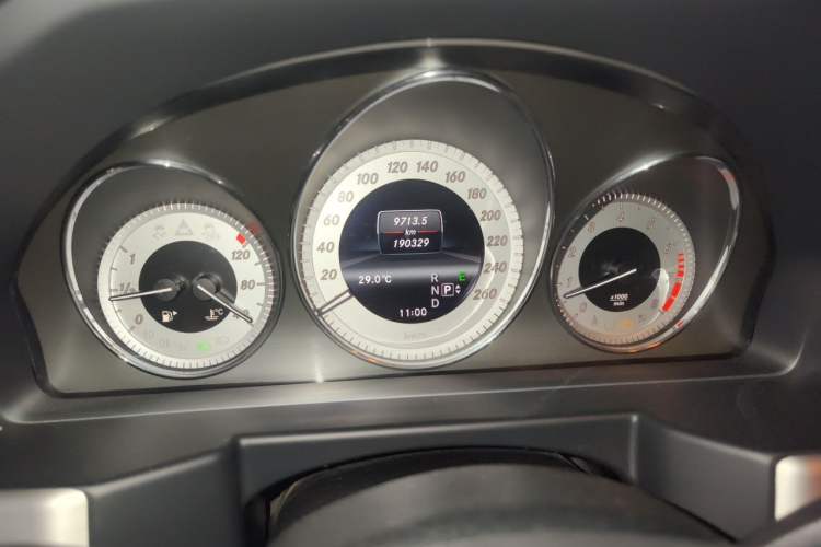 Used Mercedes-Benz GLK-Class 2013 GLK 300 4MATIC Fashion Model Odometer Close Up