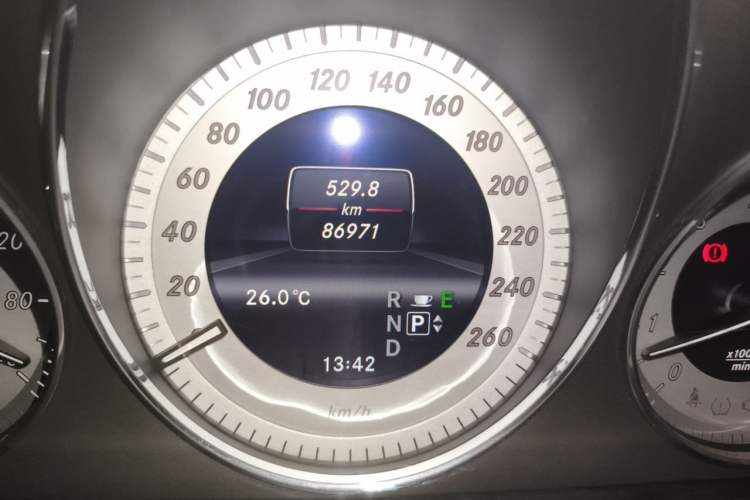 Used Mercedes-Benz GLK-Class 2013 GLK 300 4MATIC Dynamic Edition Odometer Close Up