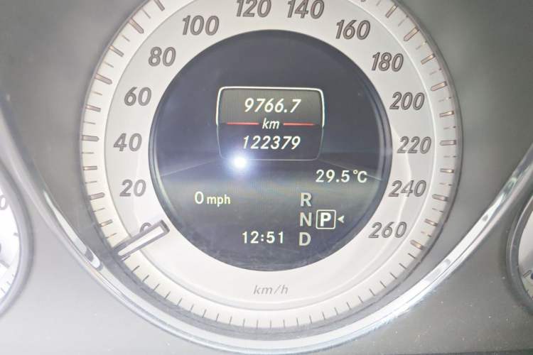 Used Mercedes-Benz GLK-Class 2013 GLK 300 4MATIC Dynamic Sunroof Model Odometer Close Up