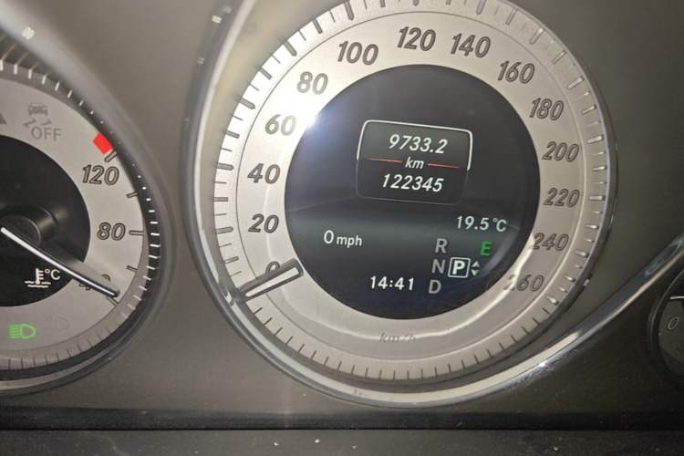 Used Mercedes-Benz GLK-Class 2013 GLK 300 4MATIC Dynamic Sunroof Model Odometer Close Up