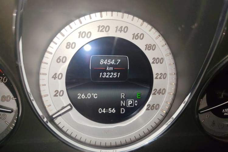 Used Mercedes-Benz GLK-Class 2013 GLK 300 4MATIC Dynamic Sunroof Model Odometer Close Up