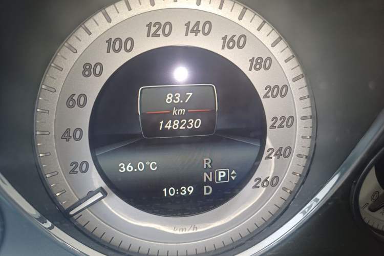 Used Mercedes-Benz GLK-Class 2013 GLK 300 4MATIC Dynamic Sunroof Model Odometer Close Up