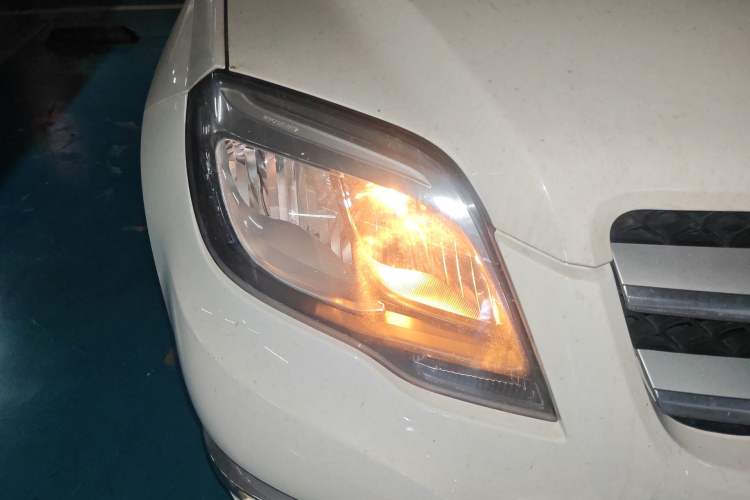 Used Mercedes-Benz GLK-Class 2013 GLK 300 4MATIC Dynamic Sunroof Model Right Front Headlight