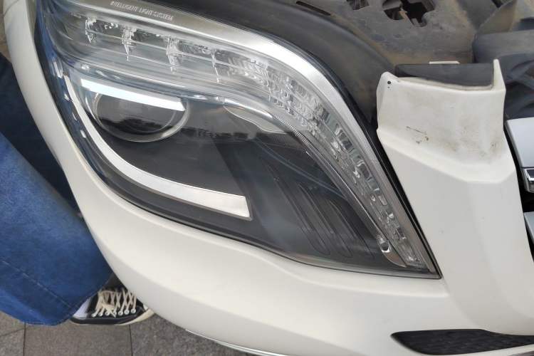 Used Mercedes-Benz GLK-Class 2013 GLK 300 4MATIC Dynamic Sunroof Model Right Front Headlight