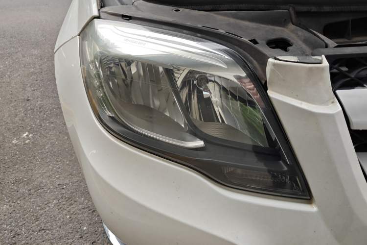Used Mercedes-Benz GLK-Class 2013 GLK 300 4MATIC Fashion Model Right Front Headlight