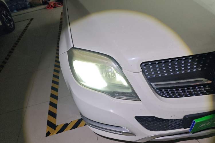 Used Mercedes-Benz GLK-Class 2013 GLK 300 4MATIC Dynamic Edition Right Front Headlight