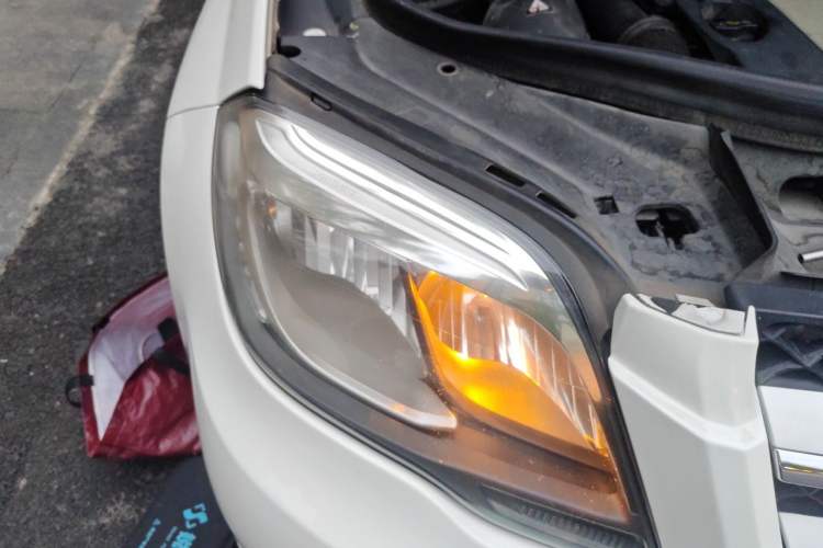 Used Mercedes-Benz GLK-Class 2013 GLK 300 4MATIC Dynamic Sunroof Model Right Front Headlight