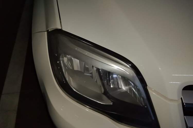 Used Mercedes-Benz GLK-Class 2013 GLK 300 4MATIC Dynamic Sunroof Model Right Front Headlight