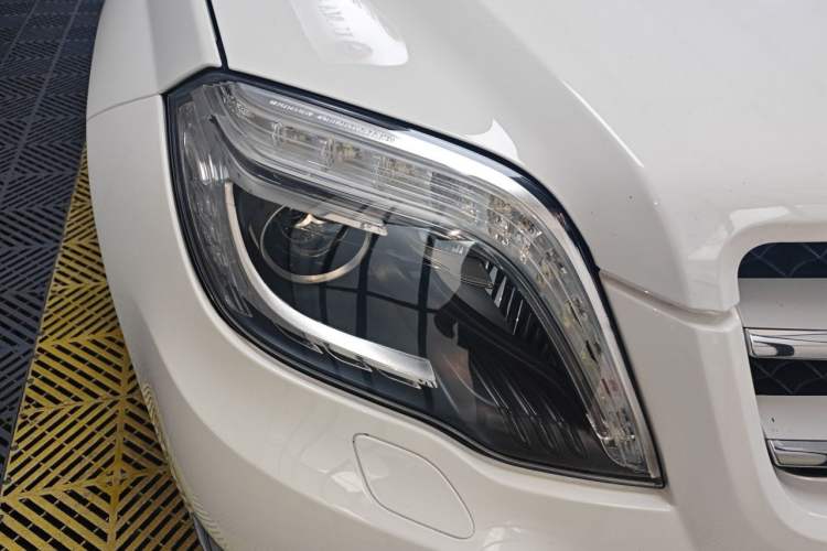 Used Mercedes-Benz GLK-Class 2013 Facelift GLK 300 4MATIC Fashion Edition Right Front Headlight