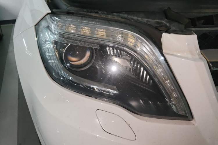 Used Mercedes-Benz GLK-Class 2013 Facelift GLK 300 4MATIC Fashion Edition Right Front Headlight