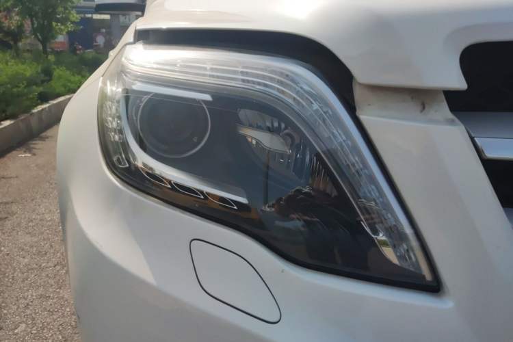 Used Mercedes-Benz GLK-Class 2013 GLK 300 4MATIC Luxury Model Right Front Headlight