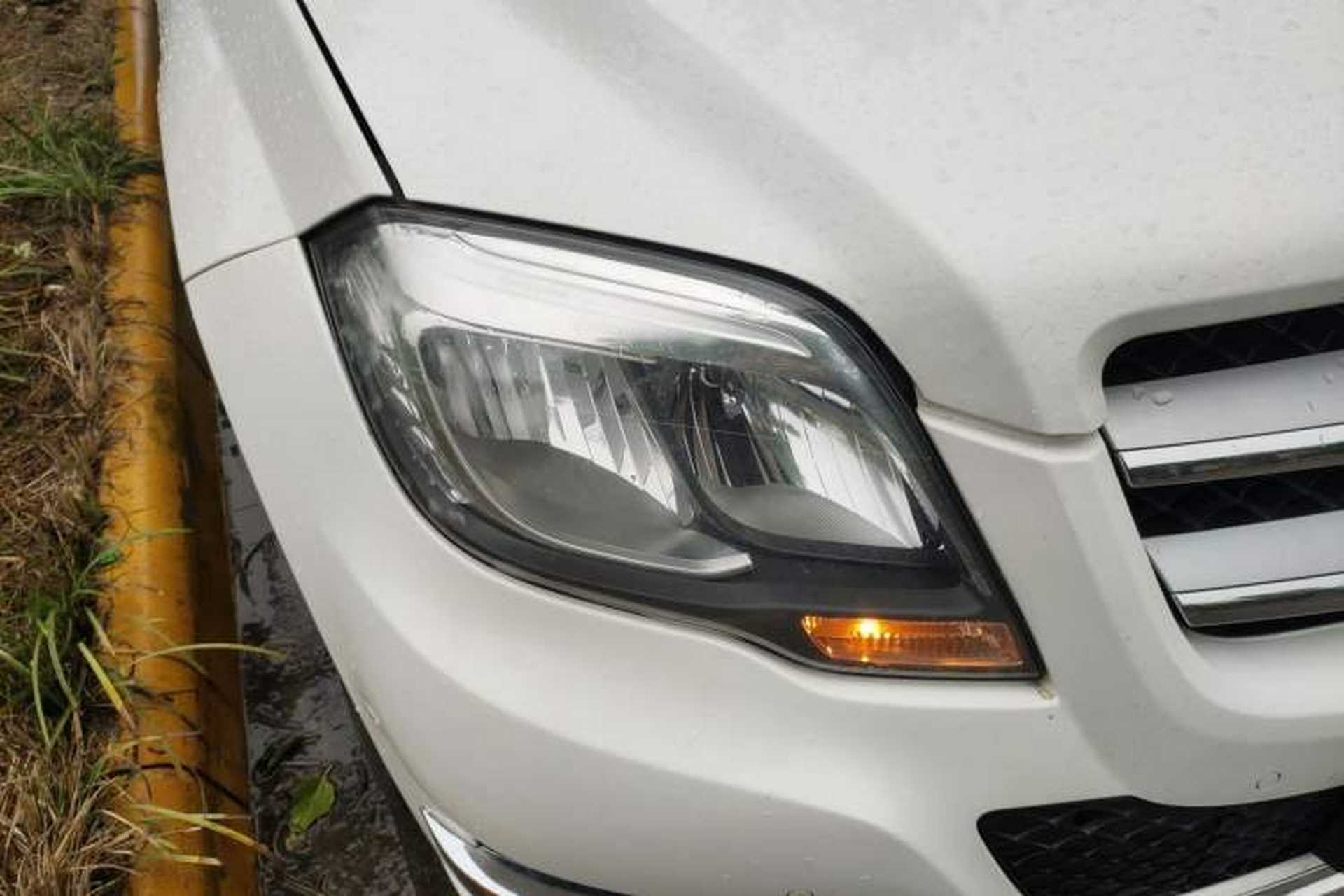 Used Mercedes-Benz GLK-Class 2013 GLK 300 4MATIC Dynamic Sunroof Model Right Front Headlight
