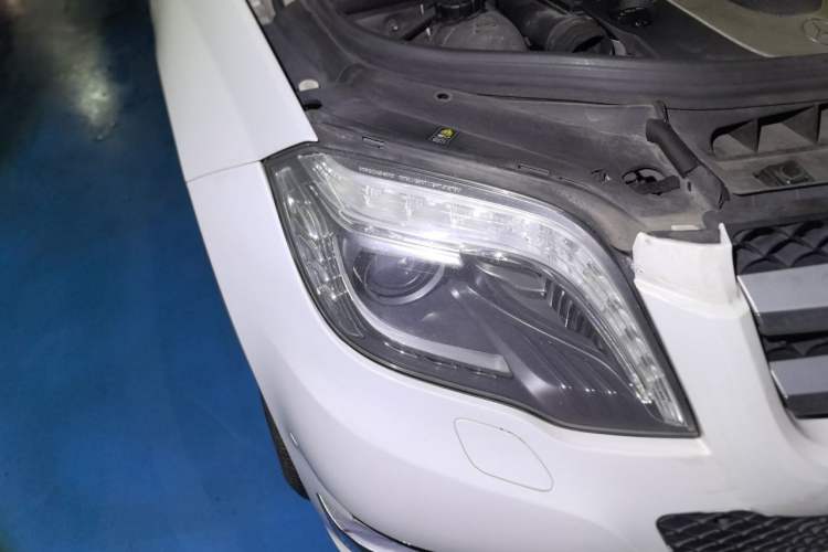 Used Mercedes-Benz GLK-Class 2013 GLK 300 4MATIC Fashion Model Right Front Headlight