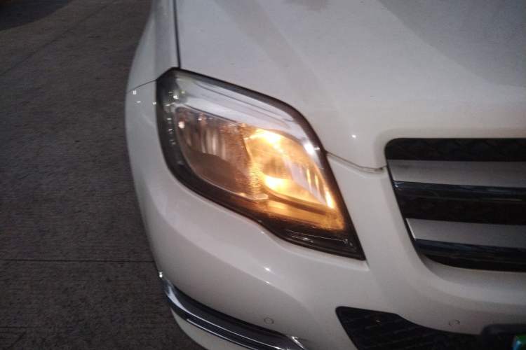 Used Mercedes-Benz GLK-Class 2013 GLK 300 4MATIC Dynamic Sunroof Model Right Front Headlight