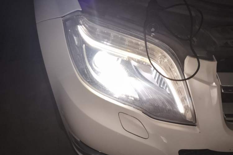 Used Mercedes-Benz GLK-Class 2013 GLK 300 4MATIC Fashion Model Right Front Headlight