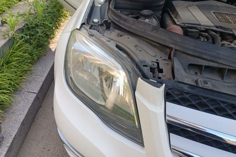 Used Mercedes-Benz GLK-Class 2013 GLK 300 4MATIC Dynamic Sunroof Model Right Front Headlight