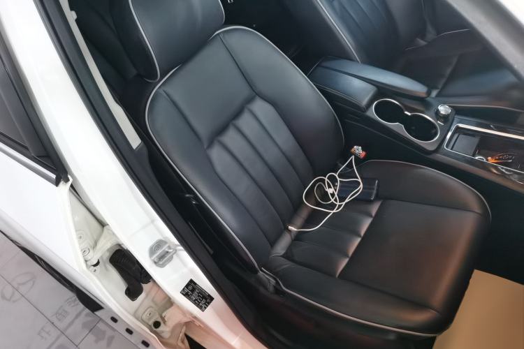 Used Mercedes-Benz GLK-Class 2013 Facelift GLK 300 4MATIC Luxury Edition Right Front Seat