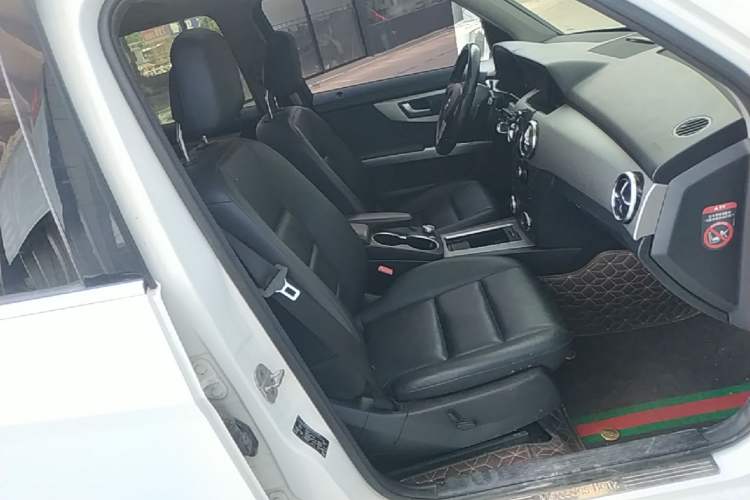 Used Mercedes-Benz GLK-Class 2013 GLK 300 4MATIC Dynamic Sunroof Model Right Front Seat