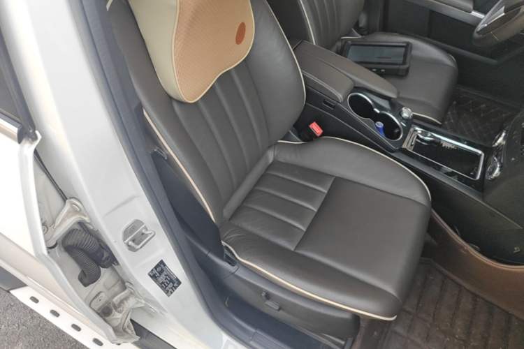 Used Mercedes-Benz GLK-Class 2013 Facelift GLK 300 4MATIC Luxury Edition Right Front Seat