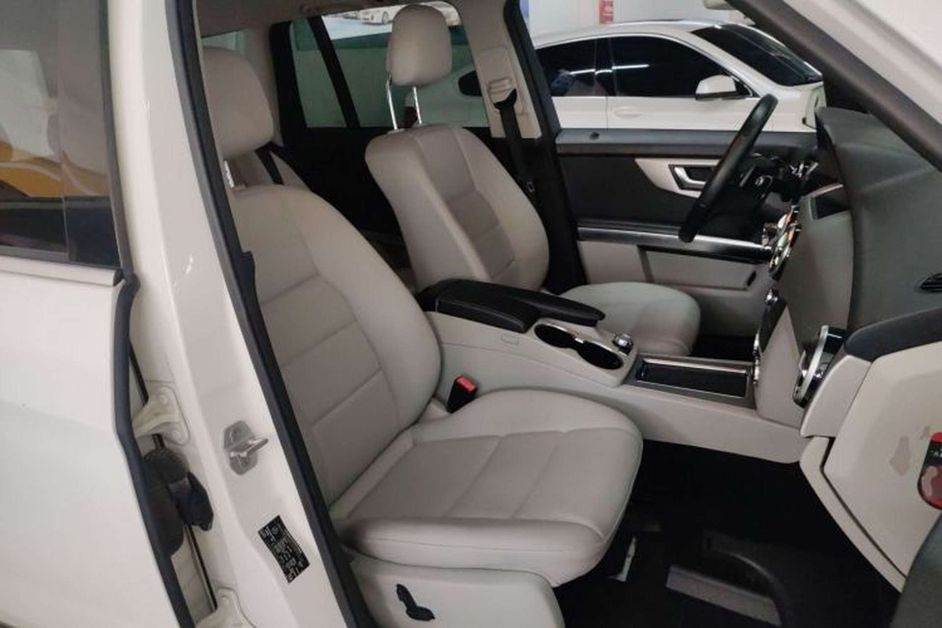 Used Mercedes-Benz GLK-Class 2013 GLK 300 4MATIC Dynamic Sunroof Model Right Front Seat