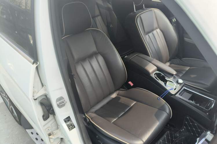 Used Mercedes-Benz GLK-Class 2013 Facelift GLK 300 4MATIC Luxury Edition Right Front Seat